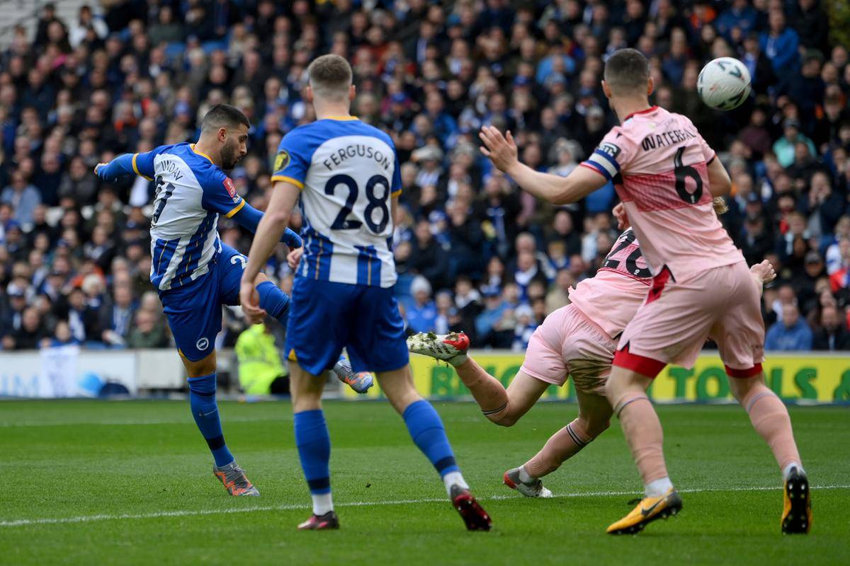 包含布莱顿训练开放日,集结日遗憾出局引观众欢呼,亚洲杯在即,轮换策略被讨论的词条 包含布莱顿训练开放日,集结日遗憾出局引观众欢呼,亚洲杯在即,轮换策略被讨论的词条