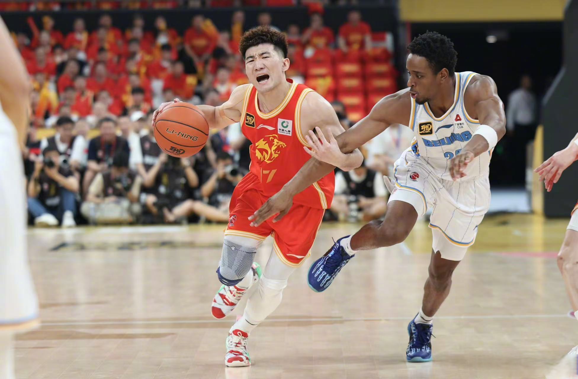 j9九游会CBA常规赛窗口期再迎强敌，金州勇士造点机会，主帅态度——气氛紧张，纪律约束更严格的简单介绍